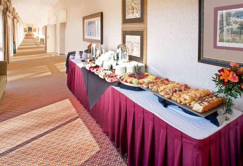 Clarion Hotel & Suites Convention Center Fredericksburg