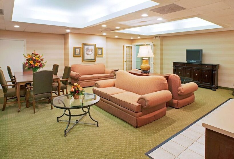 Clarion Hotel & Suites Convention Center Fredericksburg