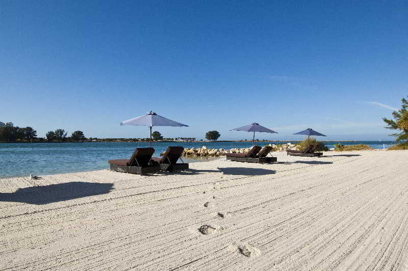 DreamView Beachfront Hotel & Resort