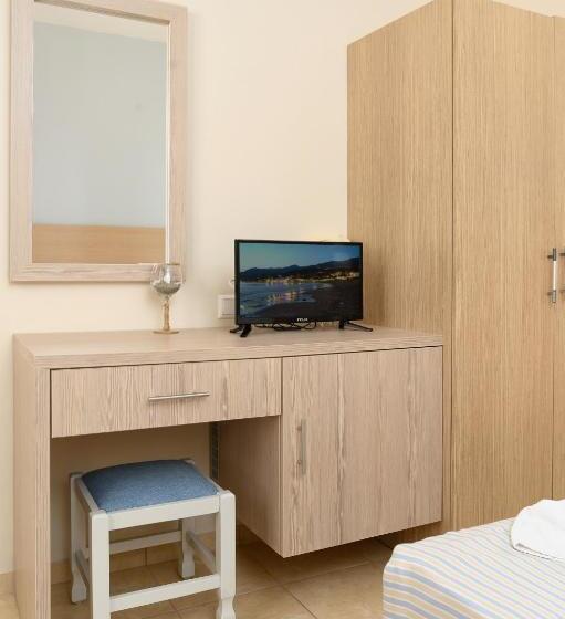 호텔 Alianthos Beach