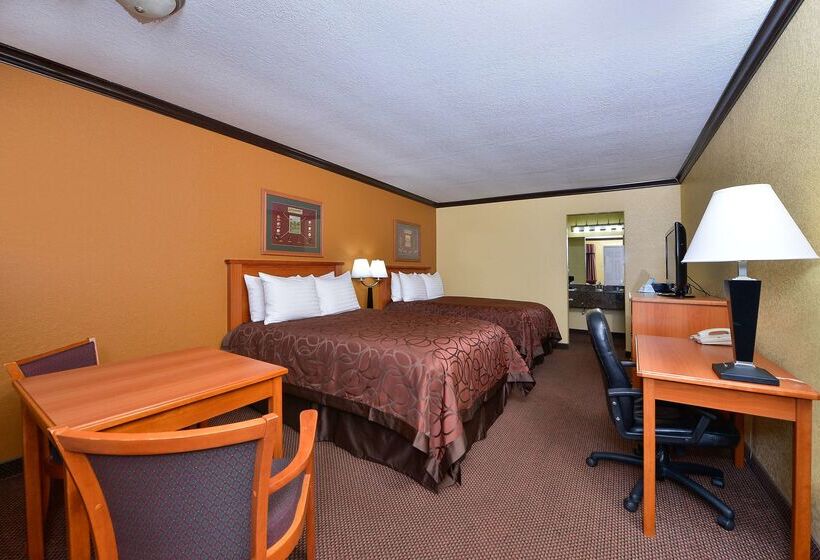 هتل Xecutive Inn And Suites