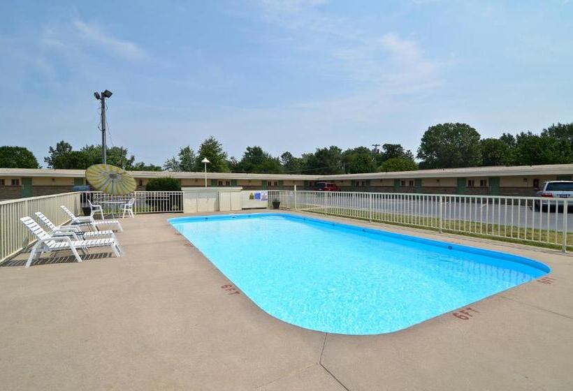 فندق Americas Best Value Inn Iola