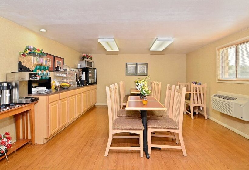 فندق Americas Best Value Inn Iola