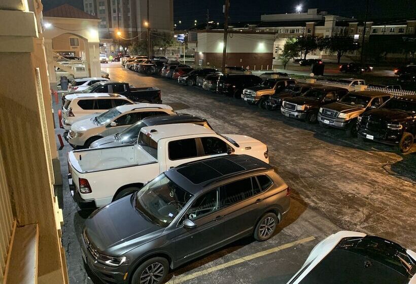 בית מלון כפרי Americas Best Value Inn Near Nrg Park/medical Center