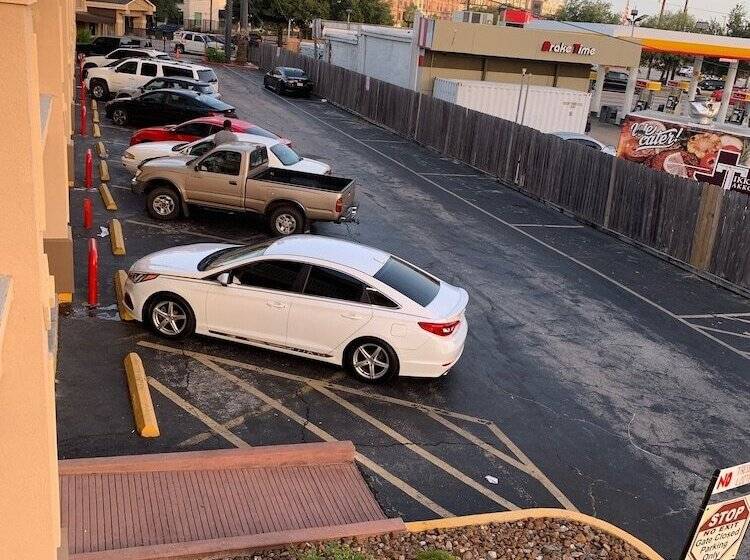 בית מלון כפרי Americas Best Value Inn Near Nrg Park/medical Center