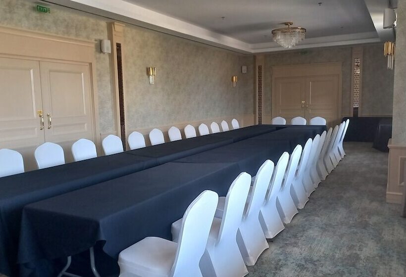 ホテル Astoria Grand