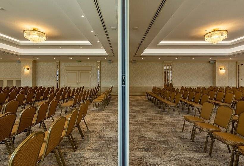 ホテル Astoria Grand