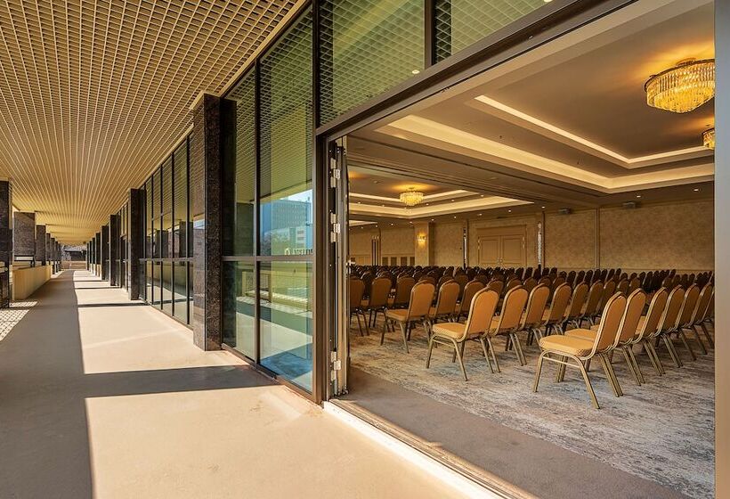 ホテル Astoria Grand