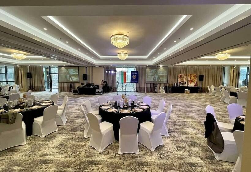 ホテル Astoria Grand