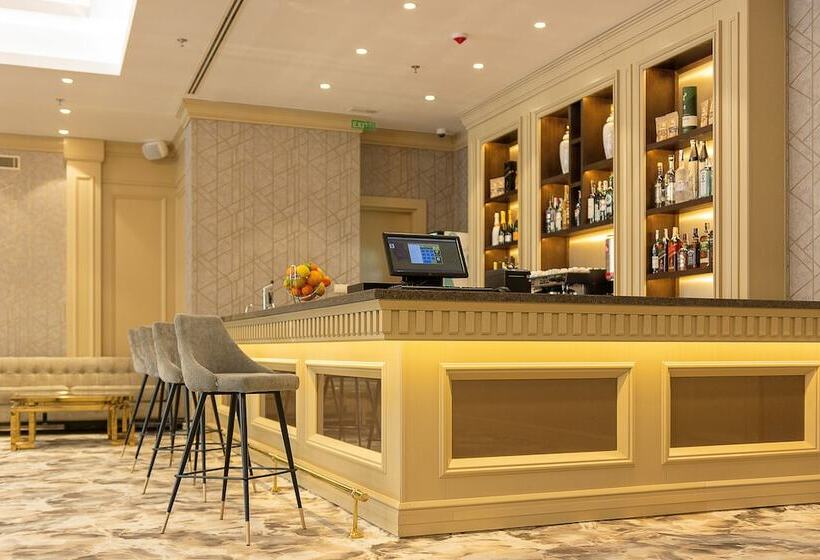 ホテル Astoria Grand