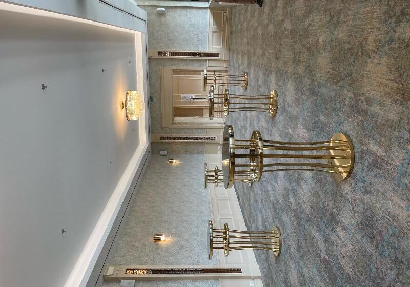 호텔 Astoria Grand