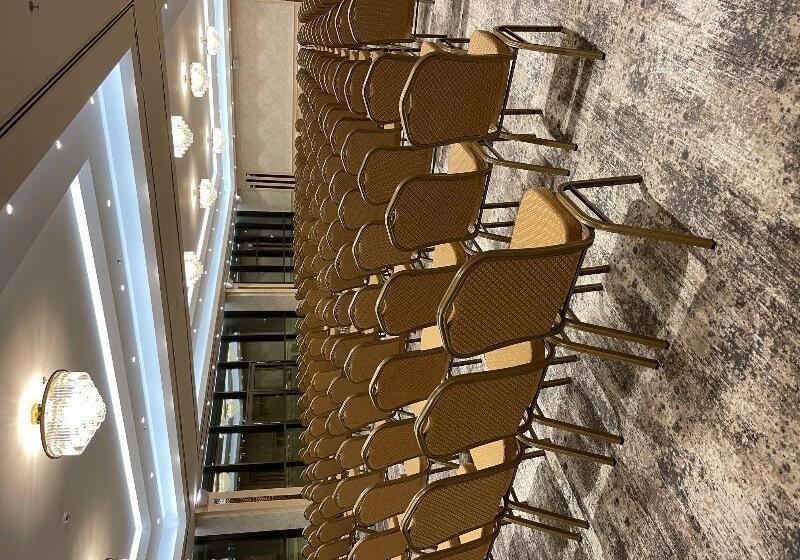 ホテル Astoria Grand