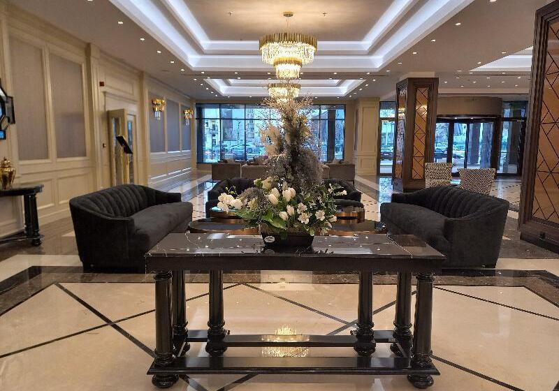 ホテル Astoria Grand