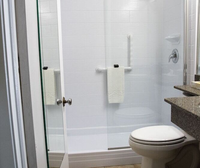 בית מלון כפרי Aurora Inn