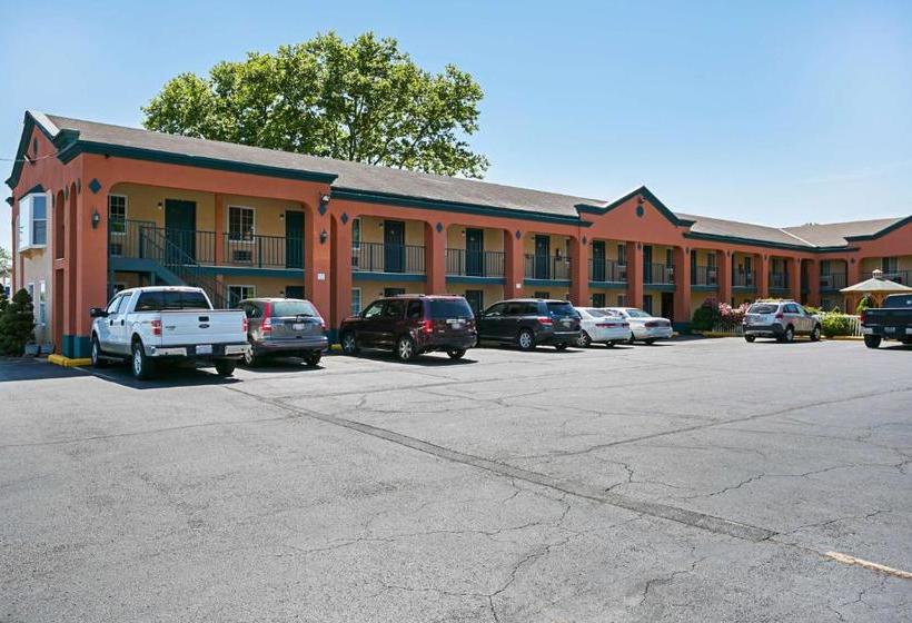 בית מלון כפרי Bay Side Inn & Suites