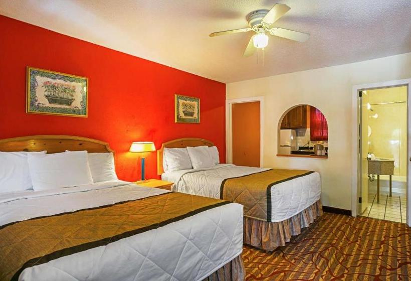 هتل Bay Side Inn & Suites