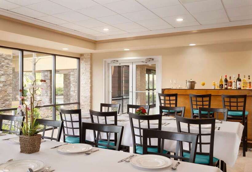 ホテル Baymont By Wyndham Augusta West