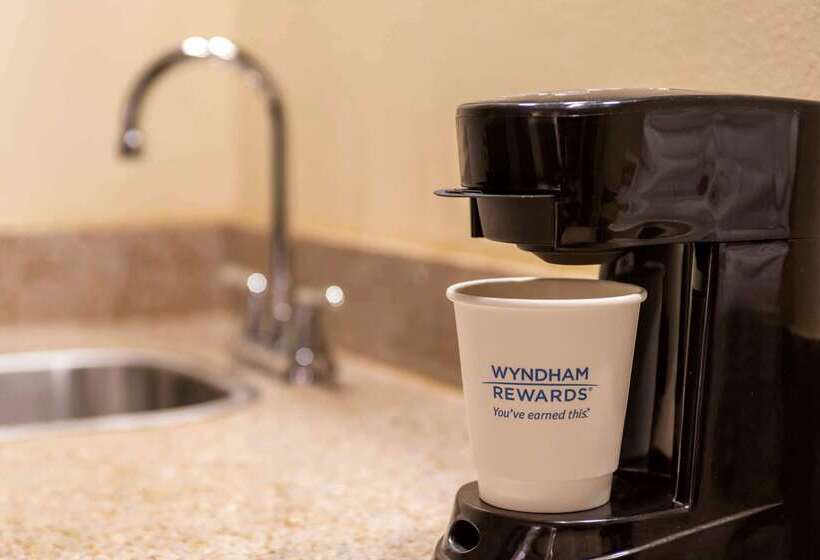هتل Baymont By Wyndham Augusta West