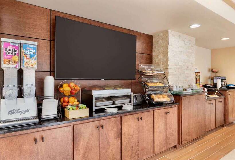 ホテル Baymont By Wyndham Augusta West