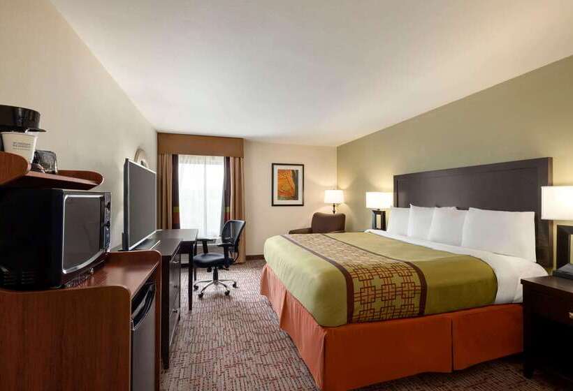 هتل Baymont By Wyndham Augusta West