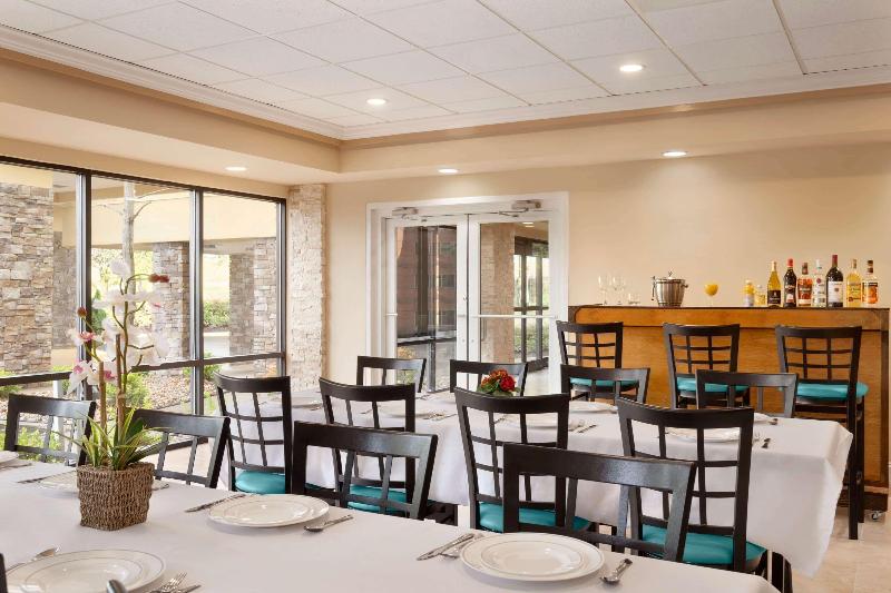 هتل Baymont By Wyndham Augusta West