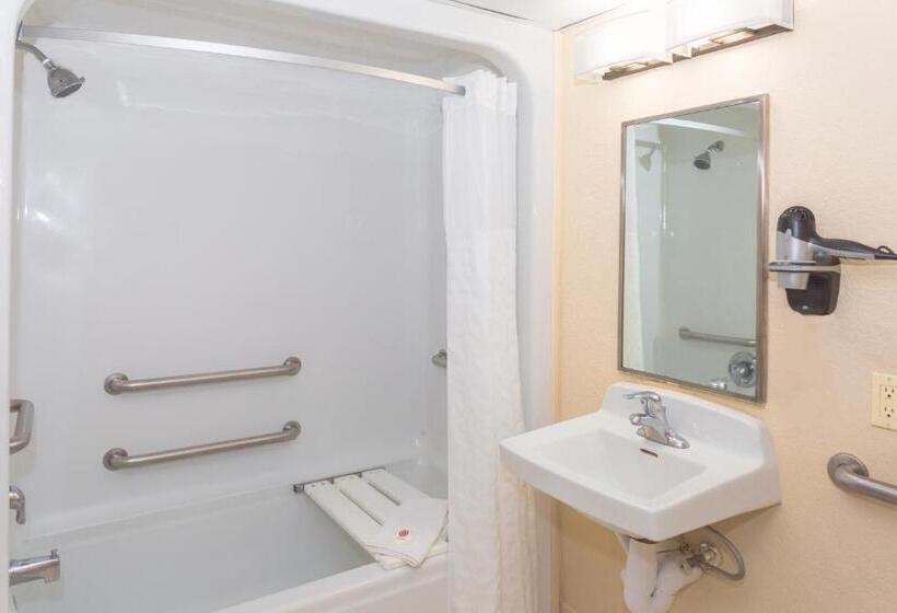 فندق Baymont By Wyndham Bonita Springs