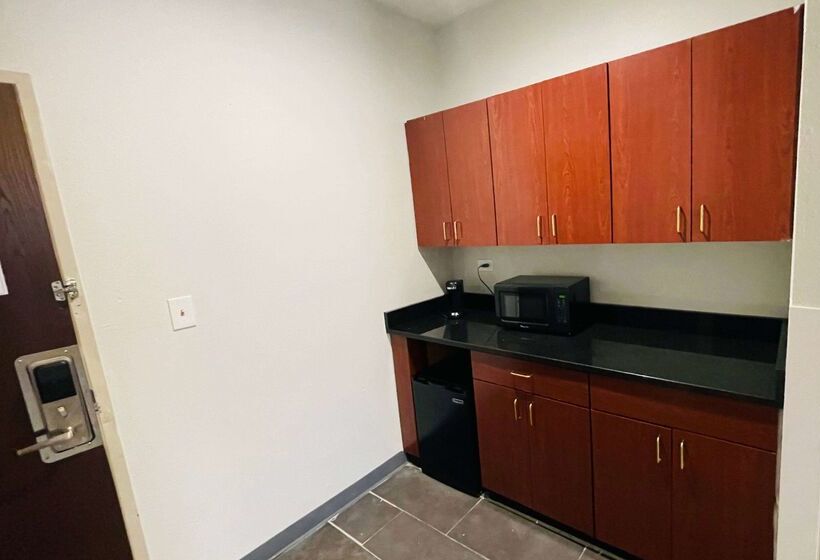 هتل Baymont By Wyndham Chicago/calumet City