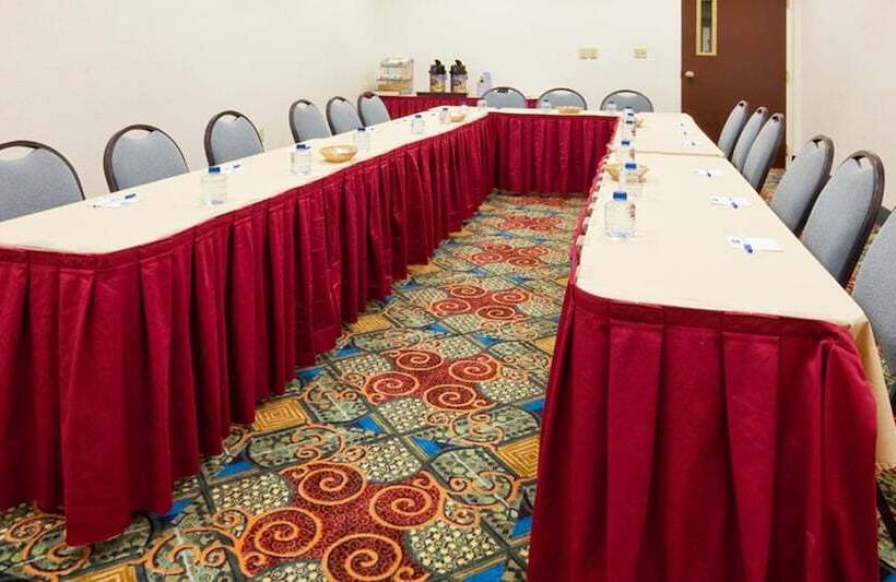 فندق Baymont By Wyndham East Windsor Bradley Airport