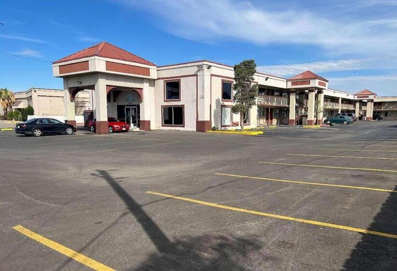 ホテル Baymont By Wyndham Odessa University Area