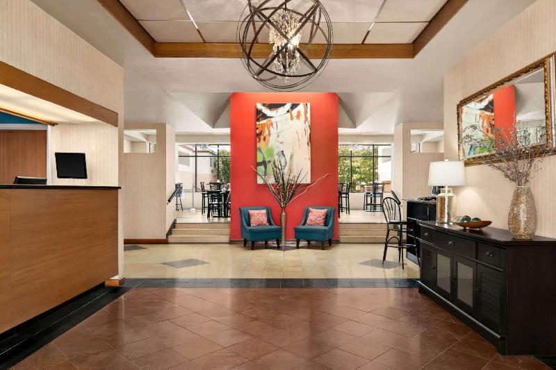 فندق Comfort Inn & Suites