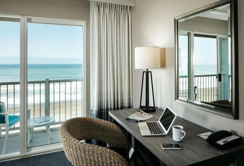 فندق Beachfront Inn