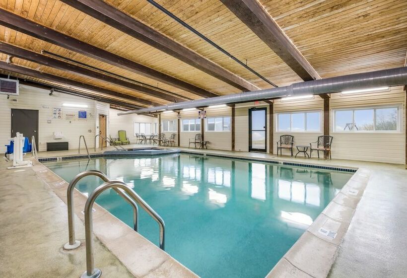 בית מלון כפרי Baraga Lakeside Inn