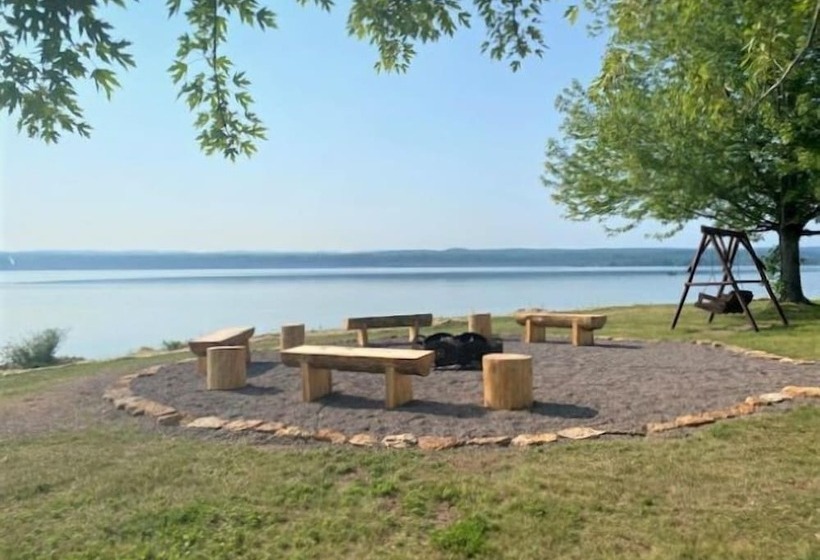 فندق Baraga Lakeside Inn