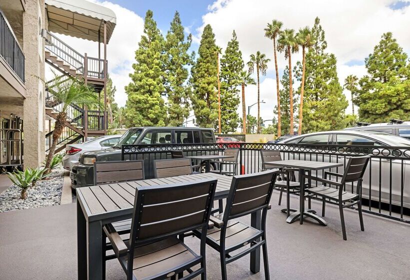 Best Western Courtesy Inn Hotel   Anaheim Resort At The Park