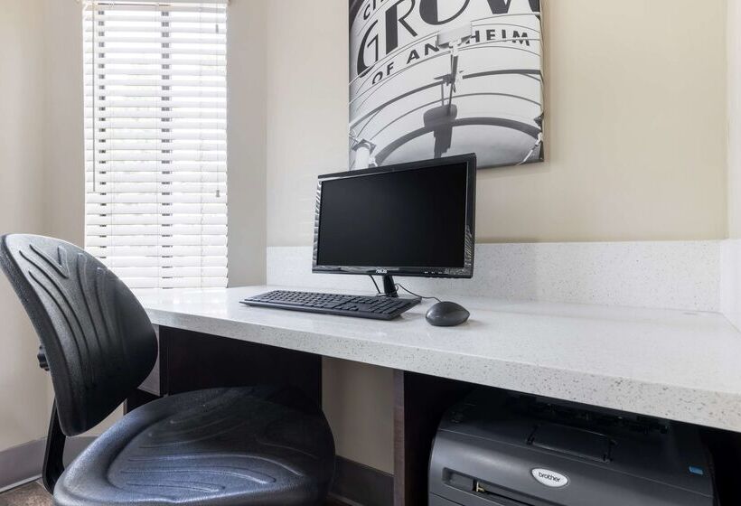 Best Western Courtesy Inn Hotel   Anaheim Resort At The Park