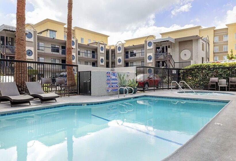 Best Western Courtesy Inn Hotel   Anaheim Resort At The Park