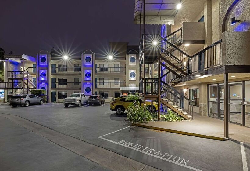 Best Western Courtesy Inn Hotel   Anaheim Resort At The Park