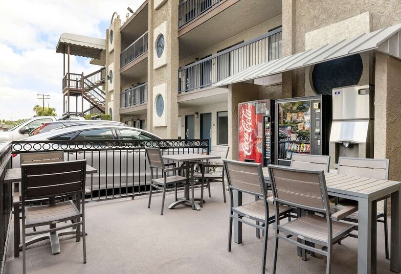 Best Western Courtesy Inn Hotel   Anaheim Resort At The Park