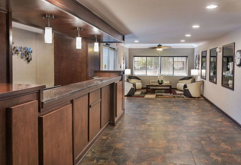 فندق Best Western Crown Inn & Suites   Batavia