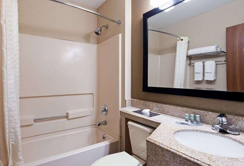 فندق Best Western Crown Inn & Suites   Batavia