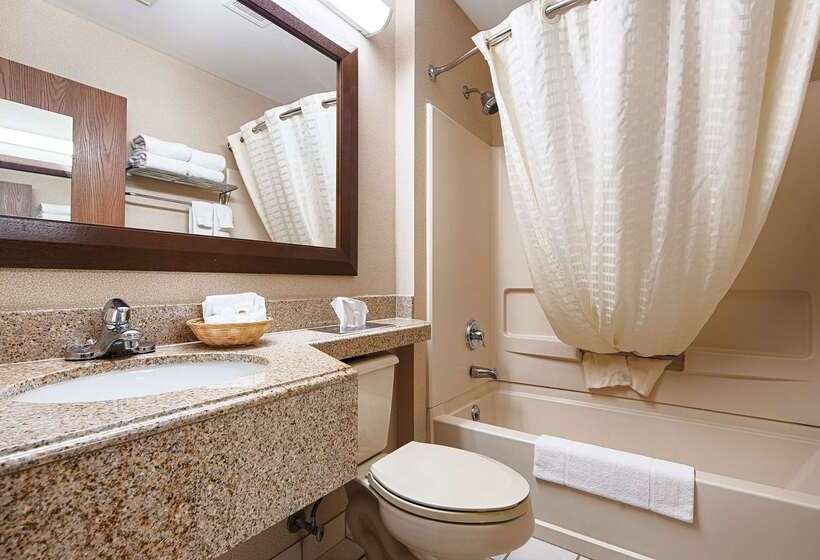 فندق Best Western Crown Inn & Suites   Batavia