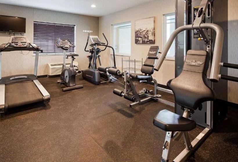 فندق Best Western Crown Inn & Suites   Batavia