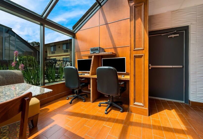 호텔 Best Western Detroit Livonia