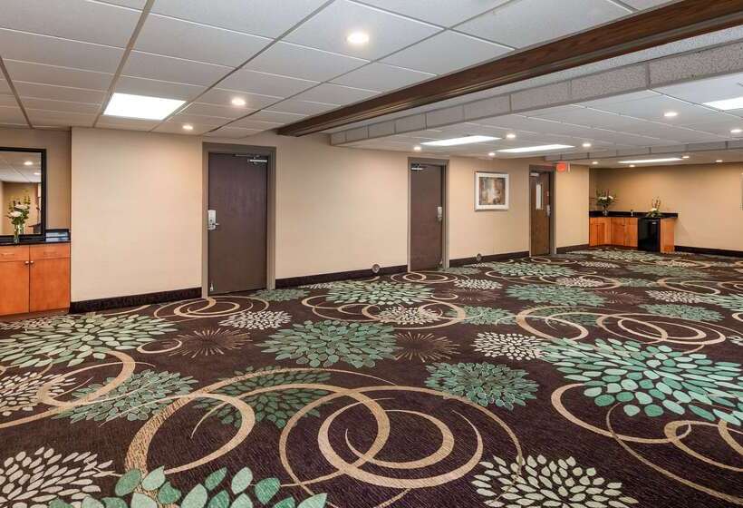 호텔 Best Western Detroit Livonia