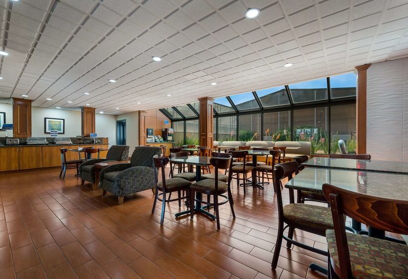 בית מלון כפרי Best Western Detroit Livonia