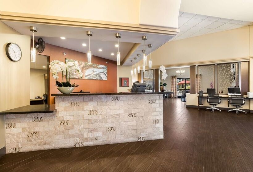 Отель Best Western Escondido