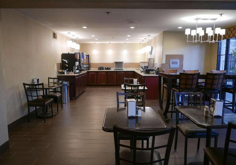 Отель Best Western Escondido