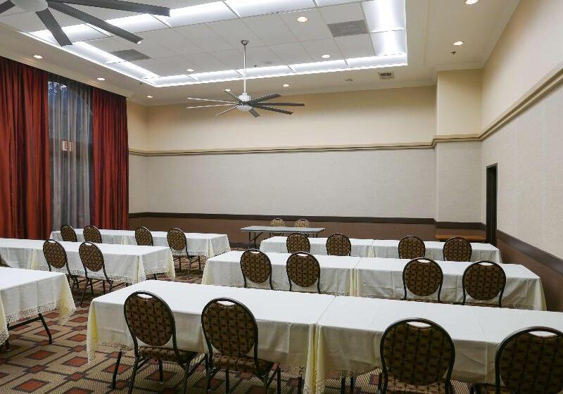 Отель Best Western Escondido