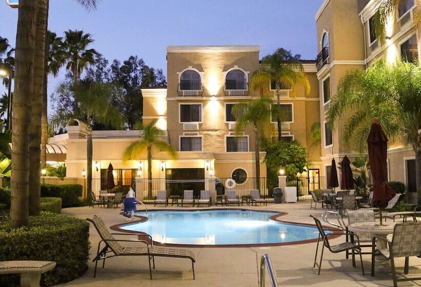 Отель Best Western Escondido