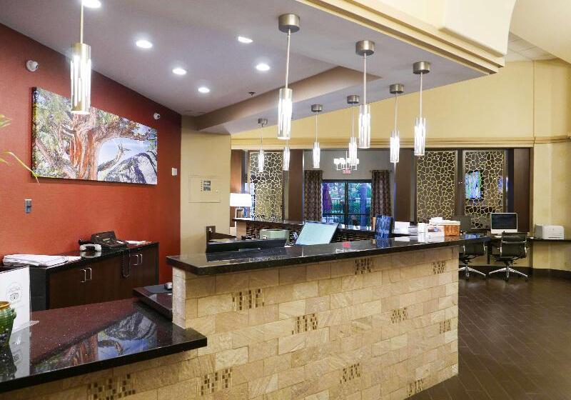 Отель Best Western Escondido